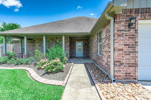 69 Briar Oak Court, Alvin, TX 77511