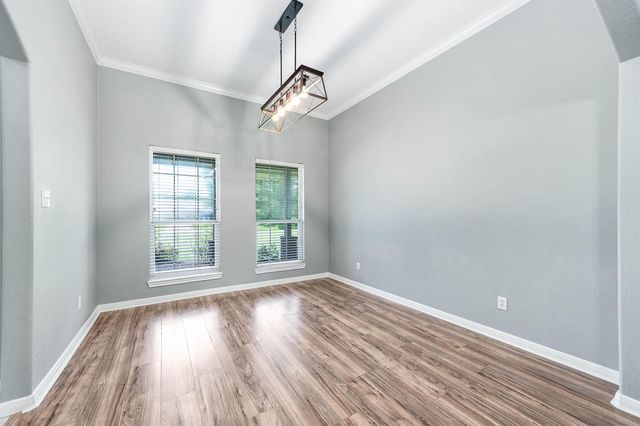 69 Briar Oak Court, Alvin, TX 77511