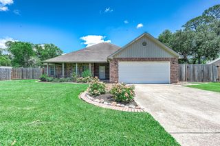 69 Briar Oak Court, Alvin, TX 77511