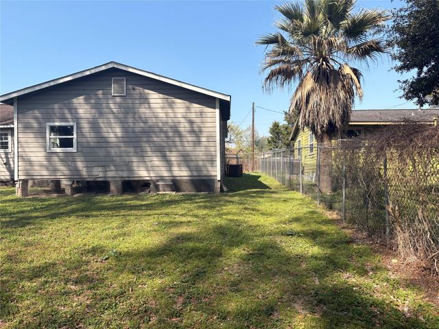 9422 Crestview Drive, Houston, TX 77078