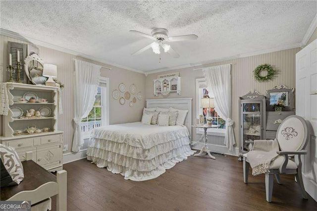 8525 Lanierland Farms Drive, Gainesville, GA 30506