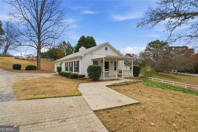 8525 Lanierland Farms Drive, Gainesville, GA 30506