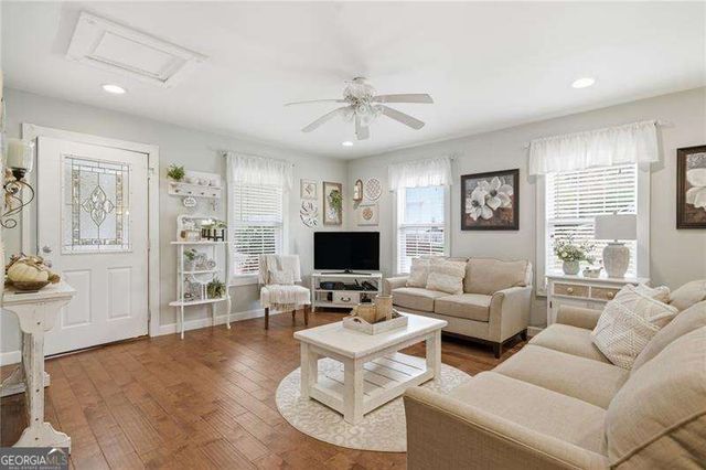 8525 Lanierland Farms Drive, Gainesville, GA 30506