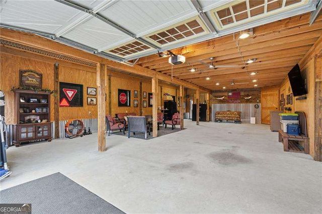 8525 Lanierland Farms Drive, Gainesville, GA 30506