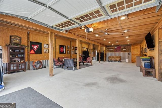 8525 Lanierland Farms Drive, Gainesville, GA 30506