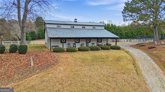 8525 Lanierland Farms Drive, Gainesville, GA 30506