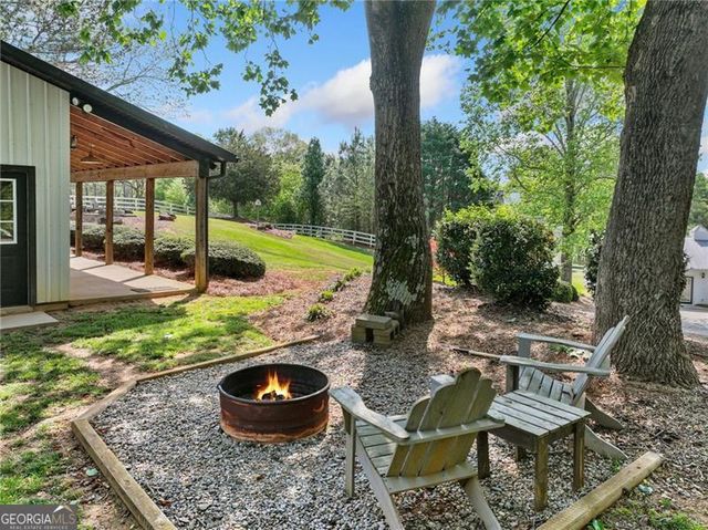 8525 Lanierland Farms Drive, Gainesville, GA 30506