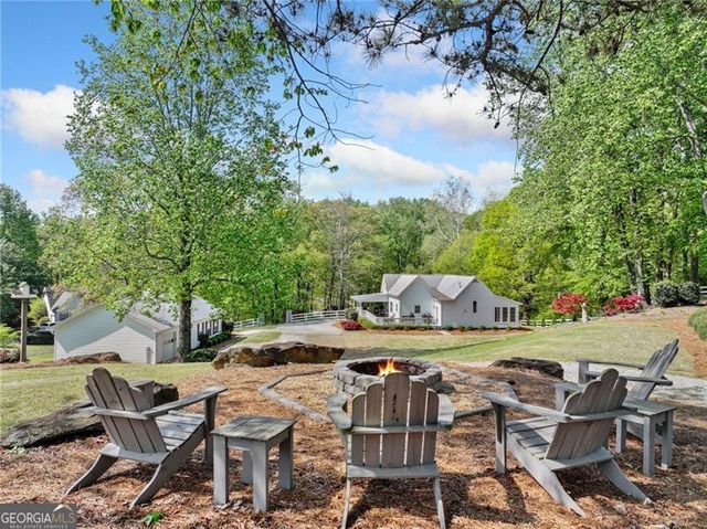 8525 Lanierland Farms Drive, Gainesville, GA 30506