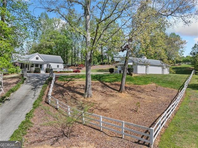 8525 Lanierland Farms Drive, Gainesville, GA 30506