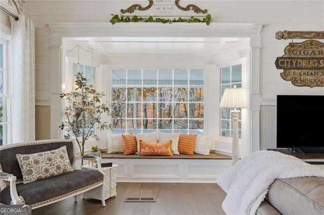 8525 Lanierland Farms Drive, Gainesville, GA 30506