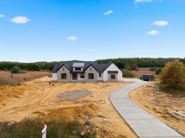 61121 Airpark Lane, Antwerp Twp, MI 49071