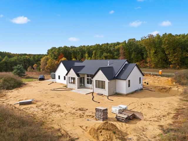 61121 Airpark Lane, Antwerp Twp, MI 49071