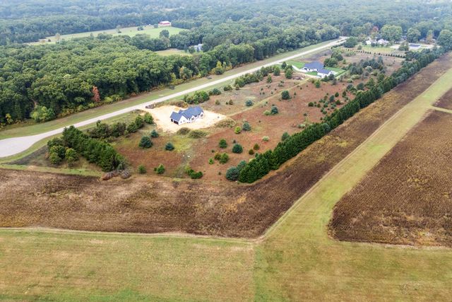 61121 Airpark Lane, Antwerp Twp, MI 49071