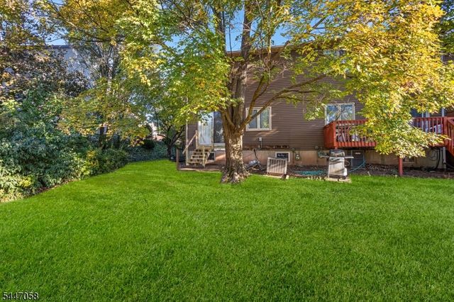 21 Sherwood Ct, Raritan Twp., NJ 08822