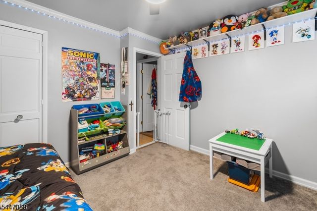 21 Sherwood Ct, Raritan Twp., NJ 08822