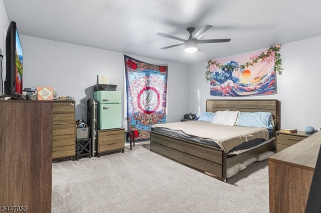 21 Sherwood Ct, Raritan Twp., NJ 08822