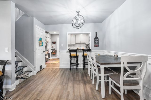 21 Sherwood Ct, Raritan Twp., NJ 08822