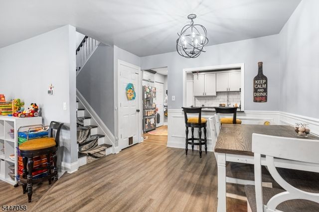 21 Sherwood Ct, Raritan Twp., NJ 08822