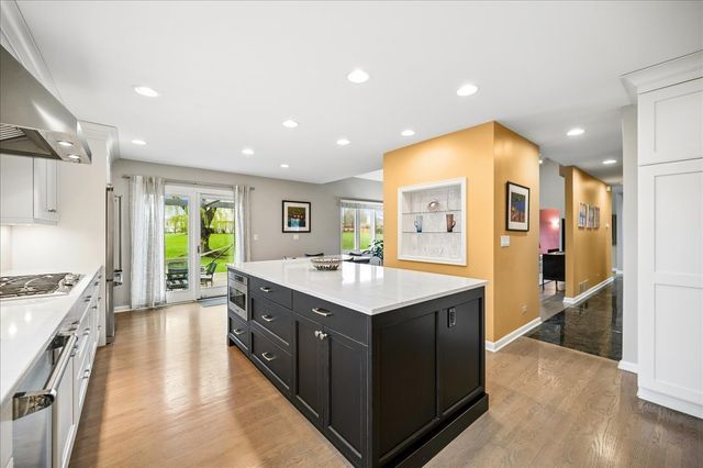 1944 Beverly Lane, Buffalo Grove, IL 60089
