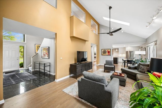 1944 Beverly Lane, Buffalo Grove, IL 60089