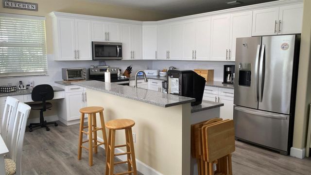 7650 OAK GROVE Circle, Lake Worth, FL 33467