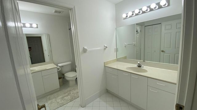 7650 OAK GROVE Circle, Lake Worth, FL 33467