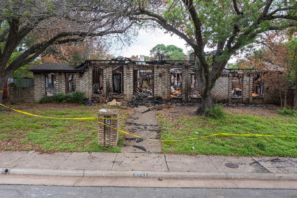 9631 Robin Meadow Drive, Dallas, TX 75243