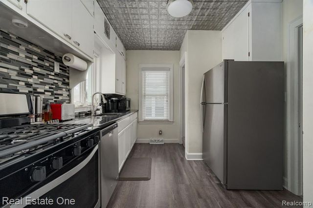 23128 Olmstead Street, Dearborn, MI 48124
