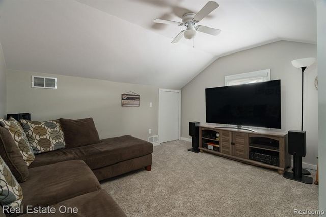 23128 Olmstead Street, Dearborn, MI 48124