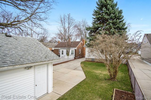 23128 Olmstead Street, Dearborn, MI 48124