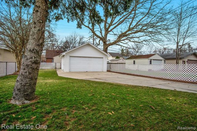 23128 Olmstead Street, Dearborn, MI 48124