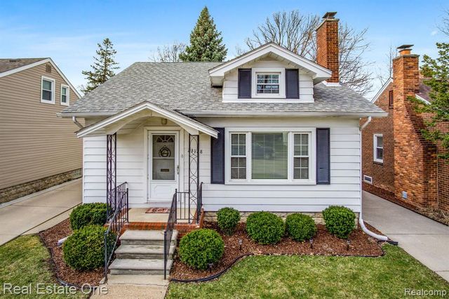 23128 Olmstead Street, Dearborn, MI 48124