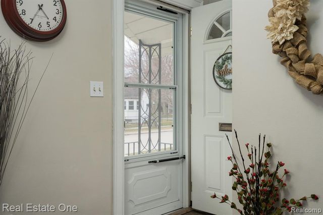 23128 Olmstead Street, Dearborn, MI 48124