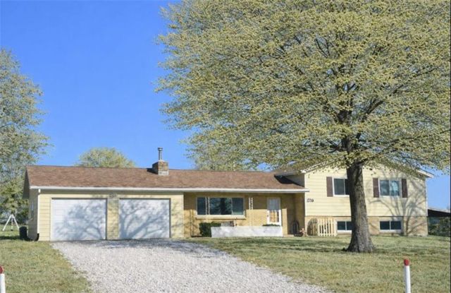 1310 N 968 Road, Lawrence, KS 66046