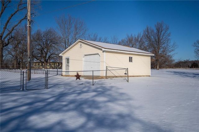 1310 N 968 Road, Lawrence, KS 66046