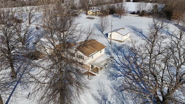 1310 N 968 Road, Lawrence, KS 66046