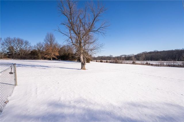 1310 N 968 Road, Lawrence, KS 66046