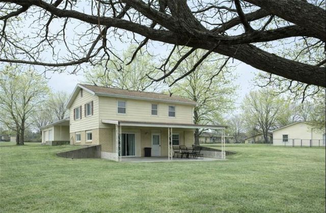 1310 N 968 Road, Lawrence, KS 66046