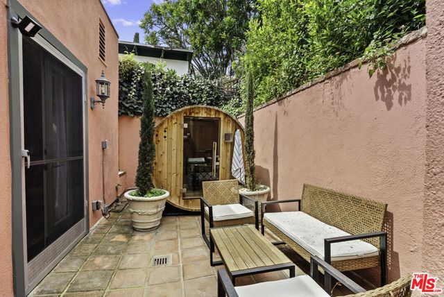 2118 Woodland Way, Los Angeles, CA 90068