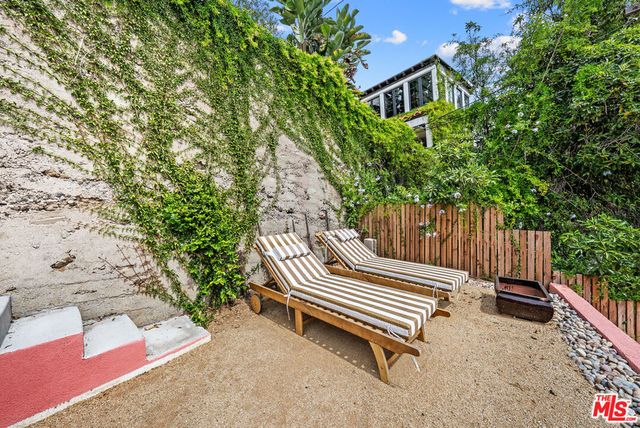 2118 Woodland Way, Los Angeles, CA 90068