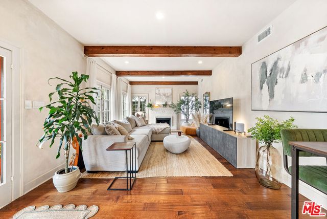 2118 Woodland Way, Los Angeles, CA 90068