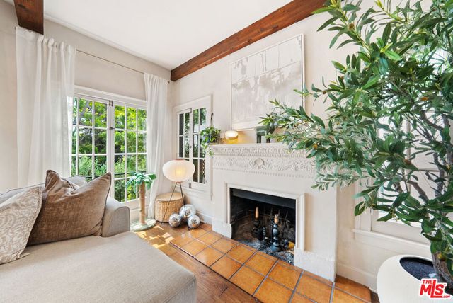 2118 Woodland Way, Los Angeles, CA 90068