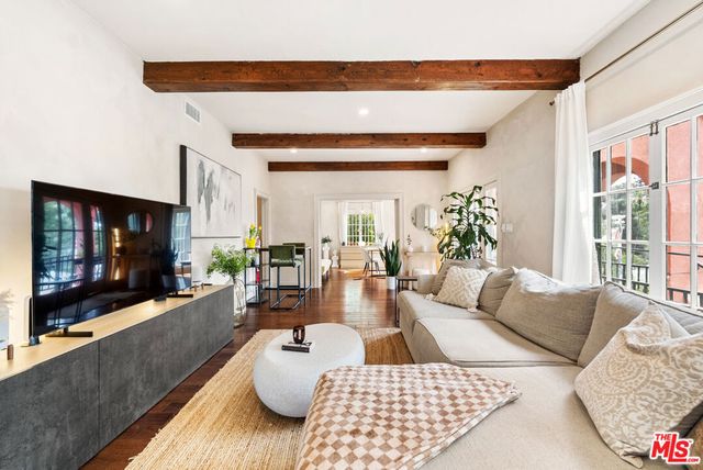 2118 Woodland Way, Los Angeles, CA 90068