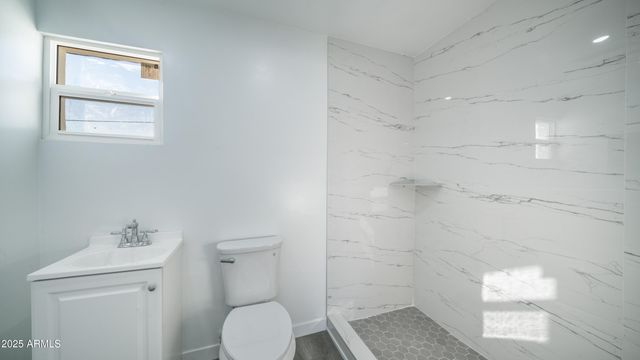 6135 W FRIER Drive, Glendale, AZ 85301