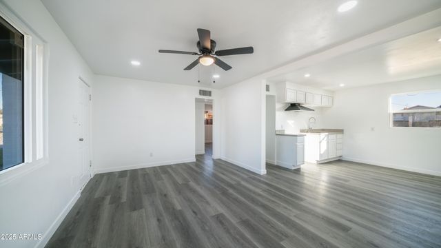 6135 W FRIER Drive, Glendale, AZ 85301