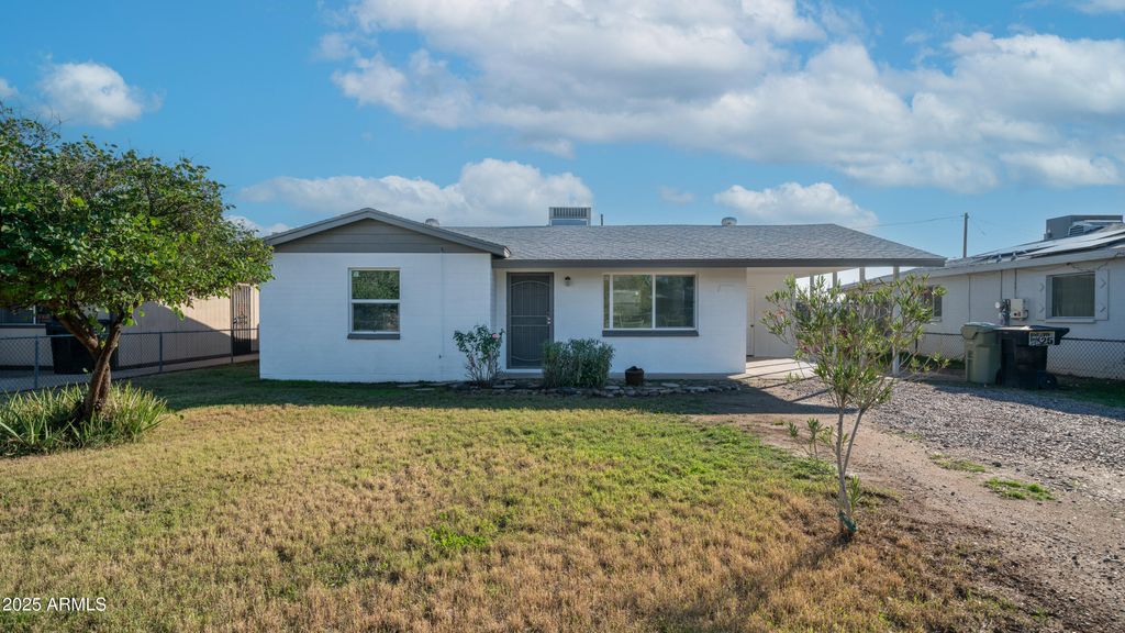 6135 W FRIER Drive, Glendale, AZ 85301