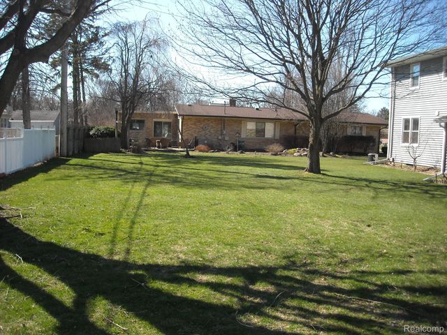1216 PLEASANTVIEW Drive, Flushing, MI 48433