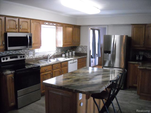 1216 PLEASANTVIEW Drive, Flushing, MI 48433