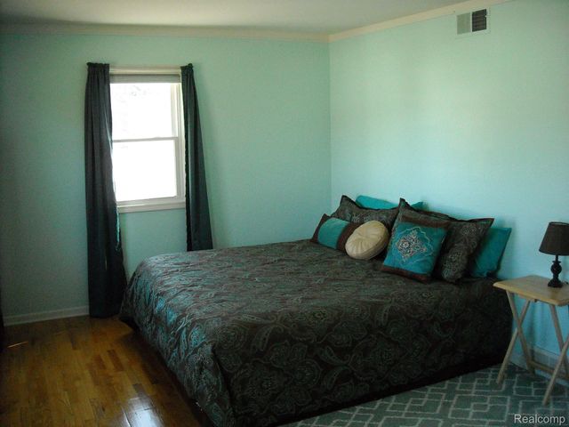 1216 PLEASANTVIEW Drive, Flushing, MI 48433