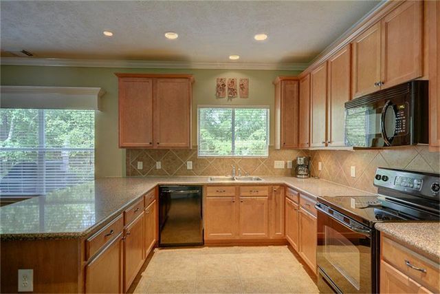 174 Spindle Tree Circle, The Woodlands, TX 77382